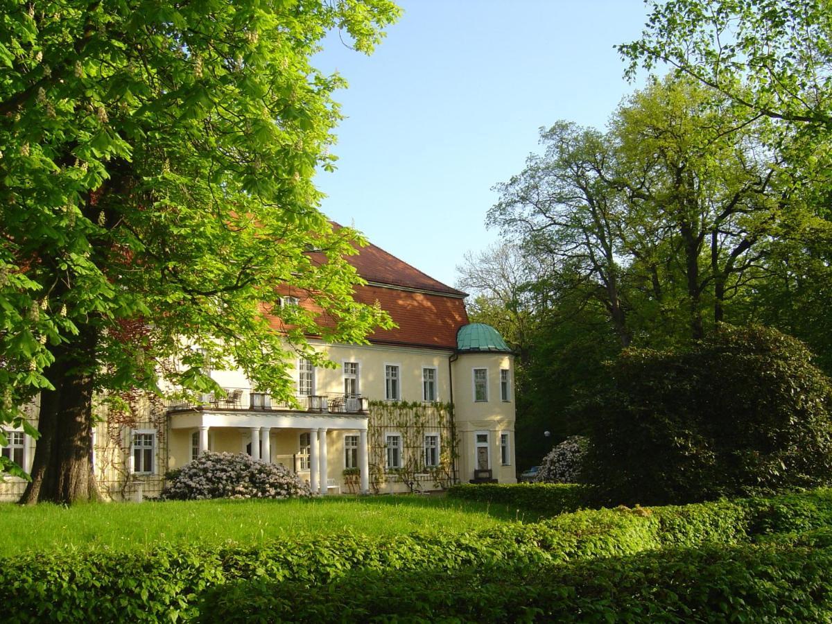 Hotel Schloss Schweinsburg Neukirchen-Pleiße Exteriör bild