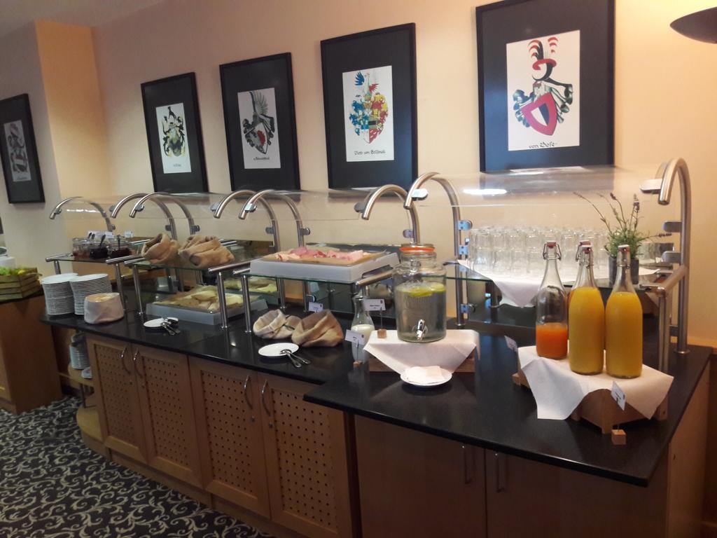 Hotel Schloss Schweinsburg Neukirchen-Pleiße Restaurang bild